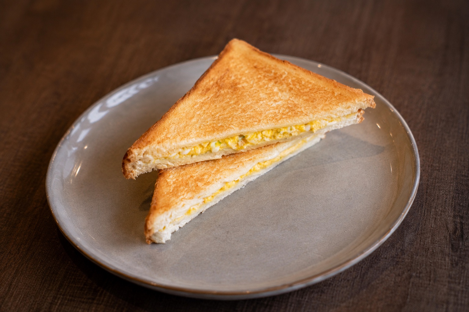 Sándwich de Huevo y Ciboulette